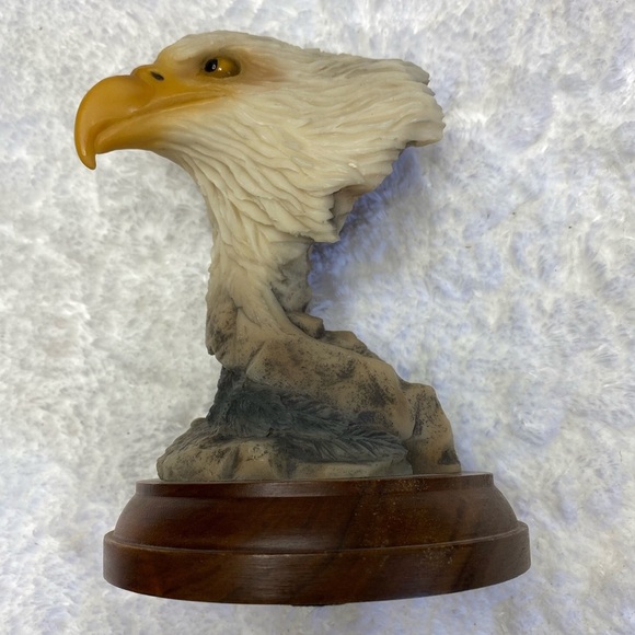 Sentinel Mill Creek Studio Bald Eagle Bust 1992 Wood Base Vintage - Picture 3 of 9